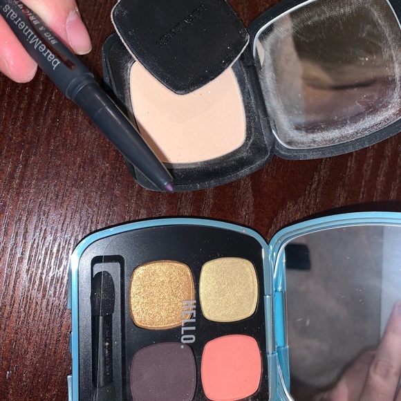 Makeup Lot - Picture 2 of 8